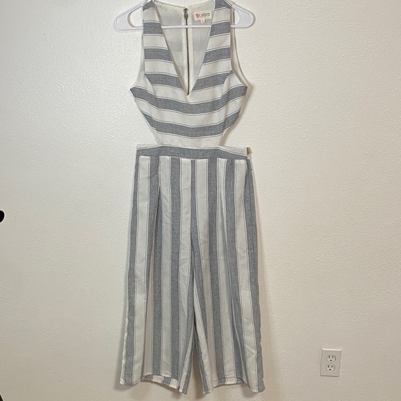 L'ATISTE Gray and White Striped Jumpsuit Size M - Picture 3 of 16